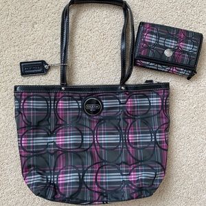Beautiful Coach Purse & Wallet